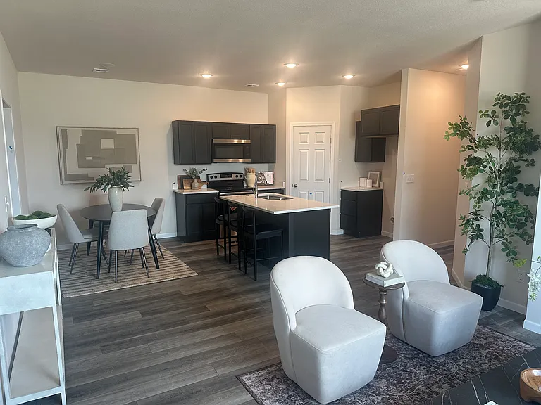 12828 W Red Rock St — Photo 10