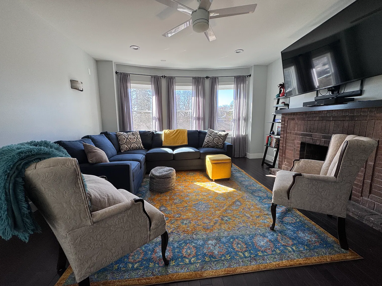 3 bed, 1600 sqft, $4,000 — Photo 2