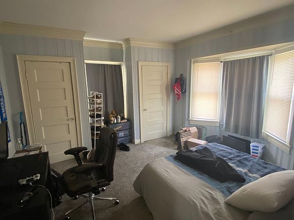3rd image of 567 Lafayette Ave