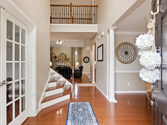 3rd image of 1037 Nunnery Ln