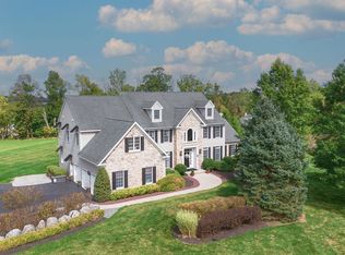 2 Dairy Farm Ln, Lambertville, NJ 08530