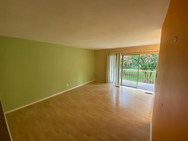 3225 University Blvd W #12 — Photo 2