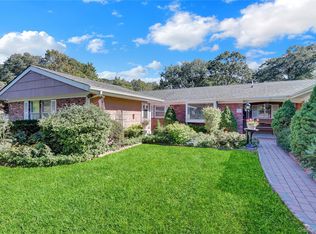 39 Pembrook Dr, Stony Brook, NY 11790