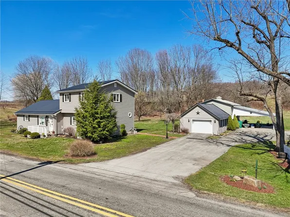 5216 Old Pulaski Rd, New Wilmington, PA 16142