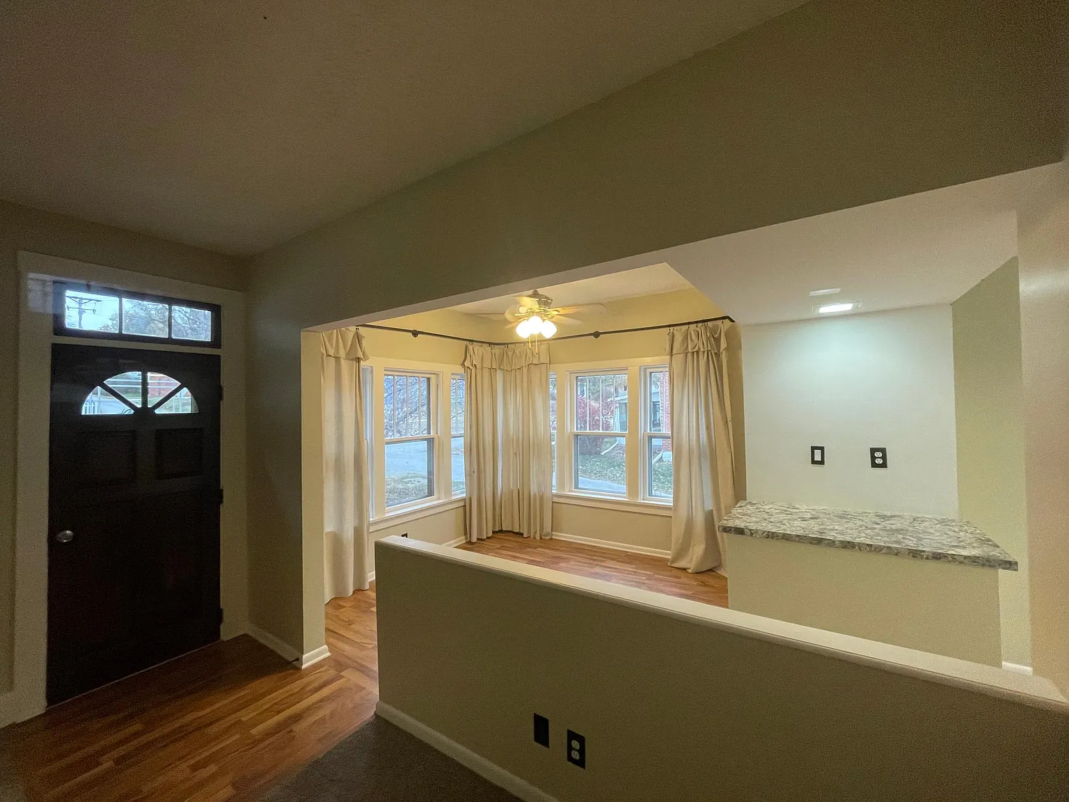 3 bed, 1080 sqft, $1,600 — Photo 4
