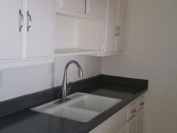 5th image of 5228 Hermitage Ave APT 16