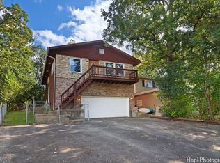 555 Arbor Dr, Round Lake Park, IL