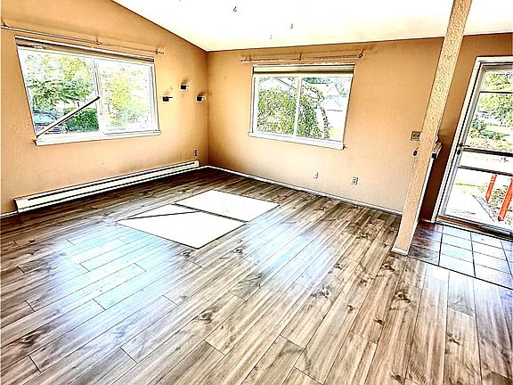 4th image of 634 Bavarian Lane SE