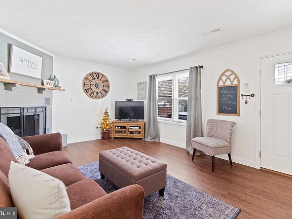 3rd image of 664 Colonial Dr