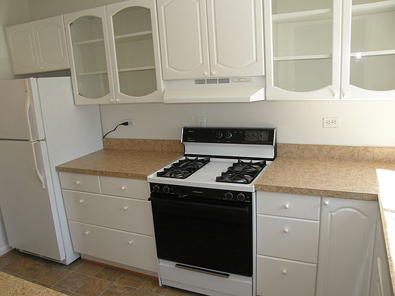 5th image of 10642 Montrose Ave #10642