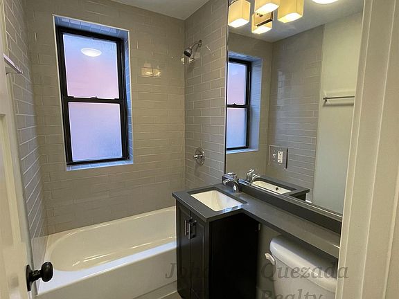 5th image of 429-102 W Belden Ave #427-102