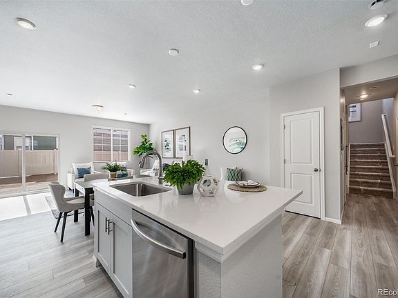 4th image of 22295 E 39th Avenue