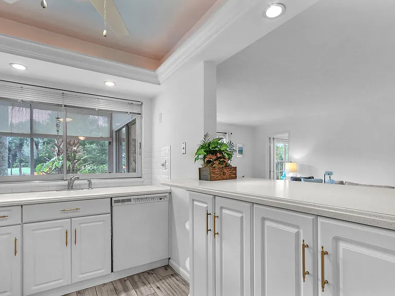 5540 Tamberlane Cir #118 — Photo 9