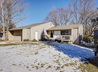 N4200 Woodcrest Ln, Cambridge, WI 53523