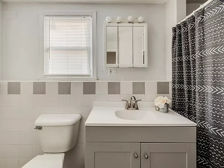 11 Boyden St #1 — Photo 17