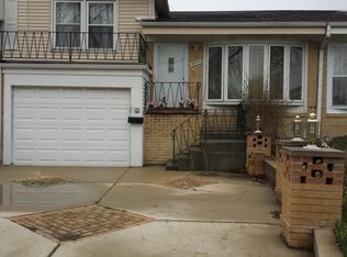 8849 Robin Dr, Des Plaines, IL