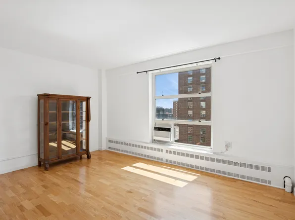 80 La Salle Street image 4 of 5