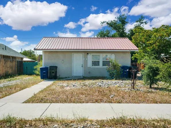 215 Stanford Dr SE, Albuquerque, NM 87106