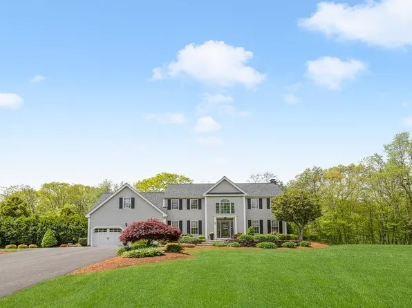 27 Gary Ln, Uxbridge, MA 01569