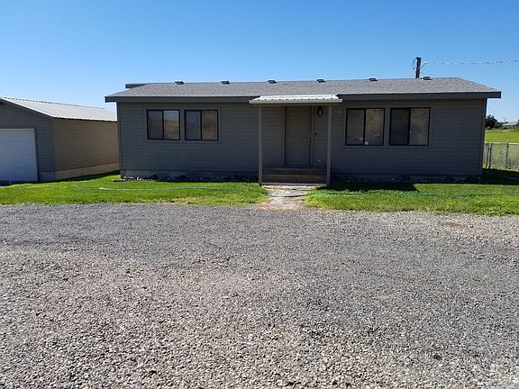 2nd image of 2100 E Zillah Dr