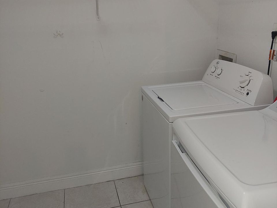1st image of 241 SW 84th Ave APT 206