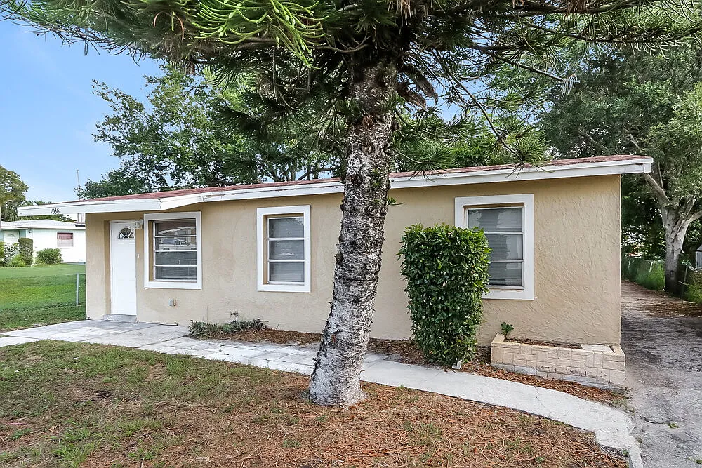 3 bed, 1.0 bath, 1004 sqft, $1,875 — Photo 4