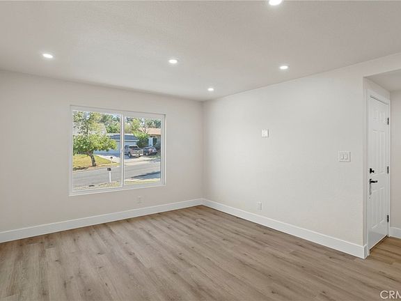 5th image of 2192 Adrienne Dr