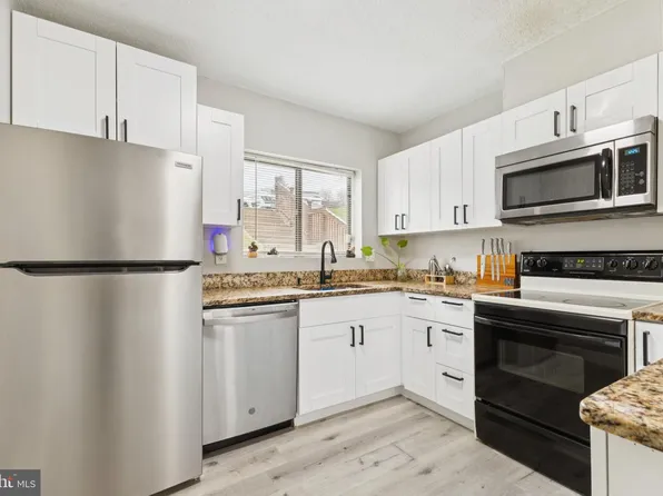 2140 Gunsmith Ter, Woodbridge, VA 22191