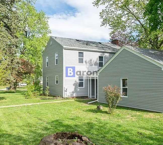 2505 S Twyckenham Dr — Photo 1