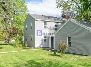 2505 S Twyckenham Dr, South Bend, IN 46614