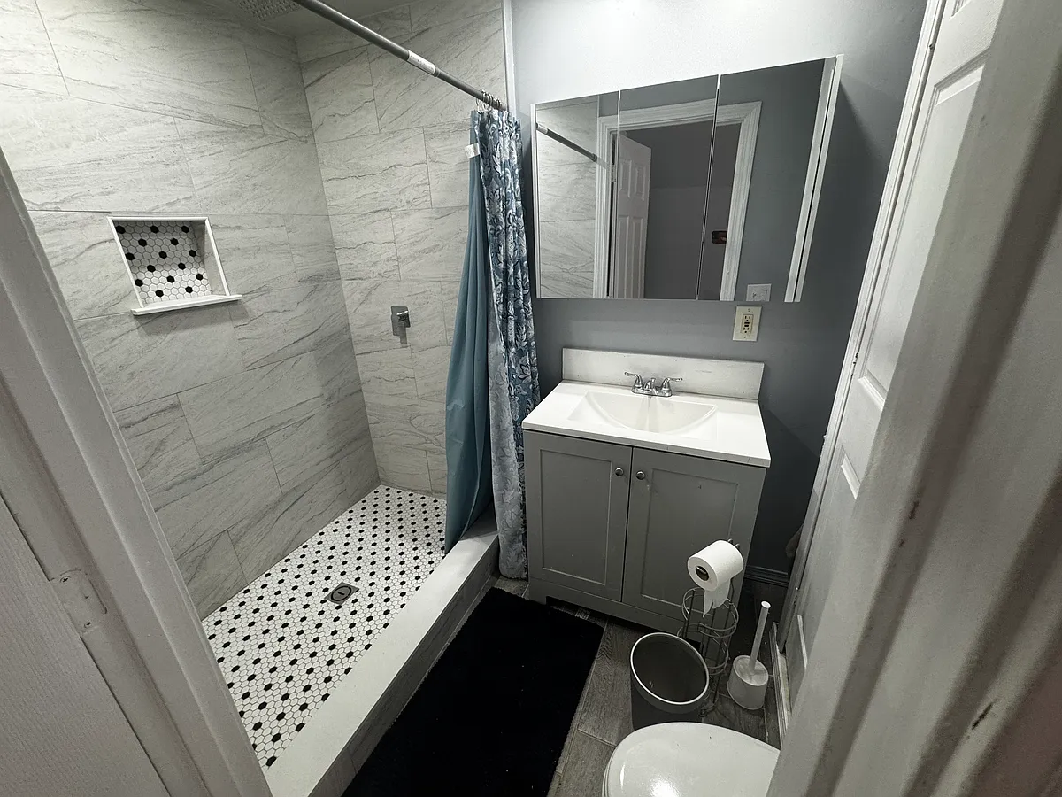 Building Photo - 48 Dutton St #2