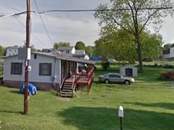 312 6th St, Belpre, OH 45714