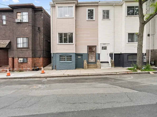 309 E Eagle St, East Boston, MA 02128