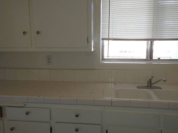 2nd image of 1518 E 3rd St #34