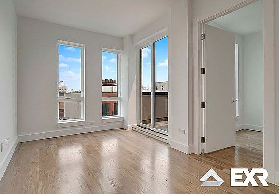 5th image of 150 Erasmus St #502