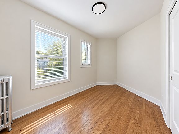 5th image of 4661 N Manor Ave APT 2