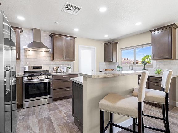 3rd image of 9468 E Whitewing Dr