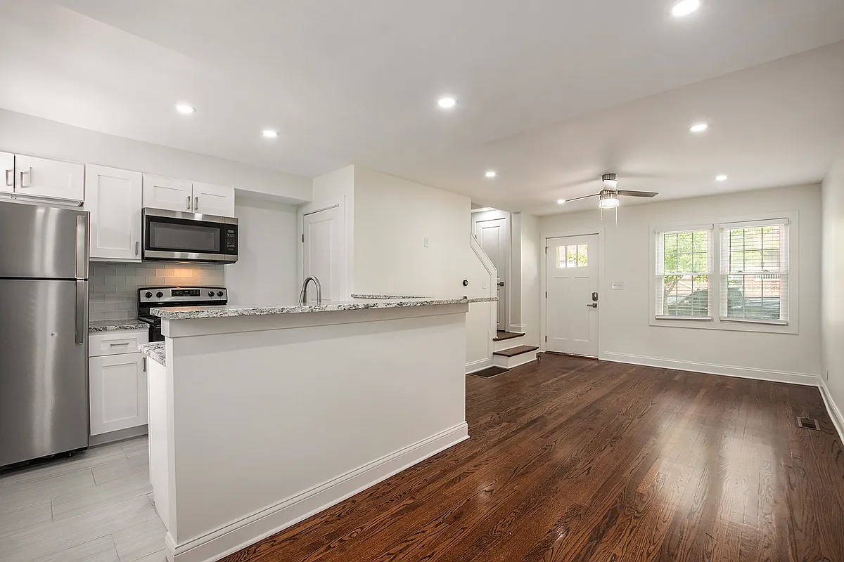 Building Photo - Baltimore Townhomes - 5028