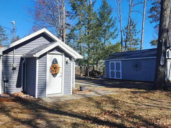 1604 E Houghton Lake Dr, Houghton Lake, MI 48629