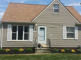 1208 Meadowlawn Blvd, Parma, OH
