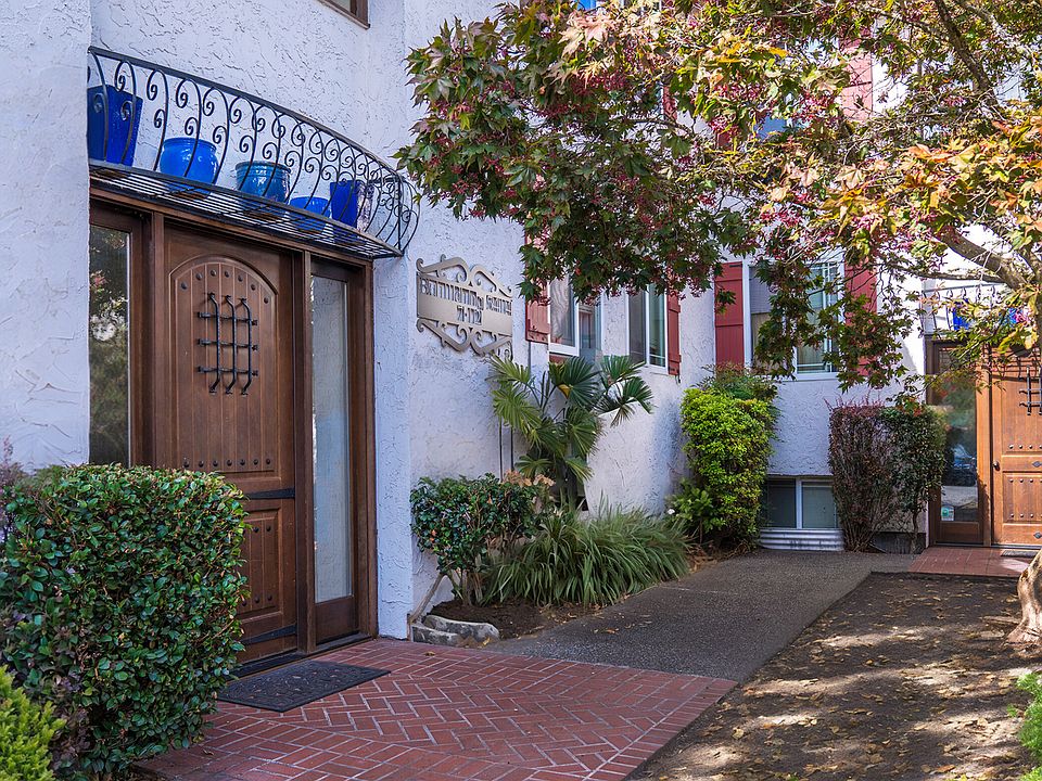 Explore Los Altos Apartments