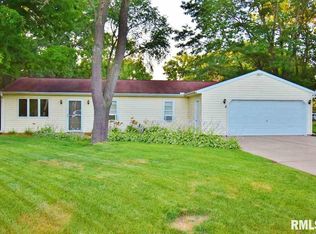 420 Charter Oak Pl, Dahinda, IL 61428