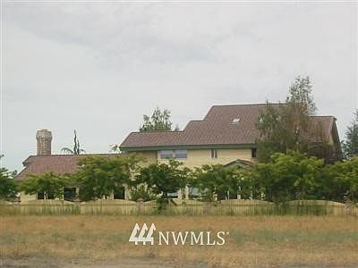 1st image of 415 Scenic Drive SE