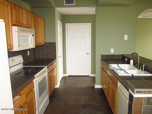 5th image of 10075 N Gate Pkwy #1210