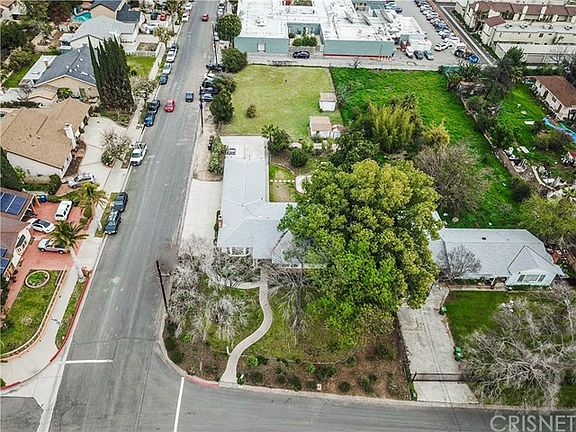 4th image of 9652 Langdon Ave