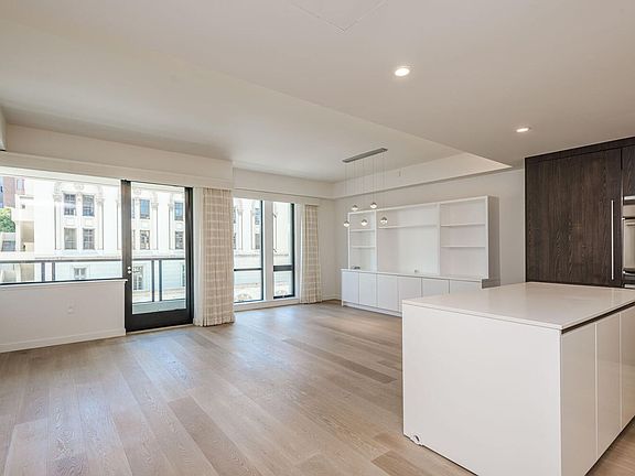 3rd image of 1650 Broadway Unit 404