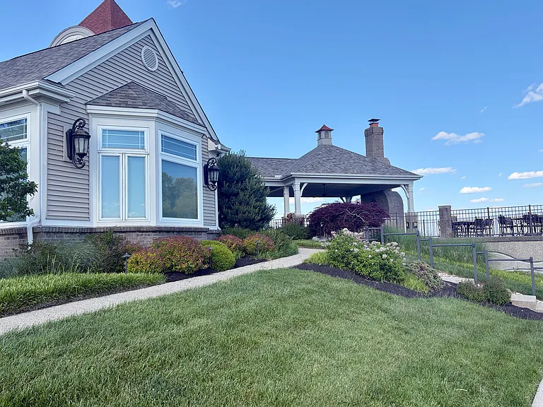 323 Skyview Ct — Photo 30