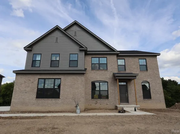 61904 Hevel Ln, Washington, MI 48094