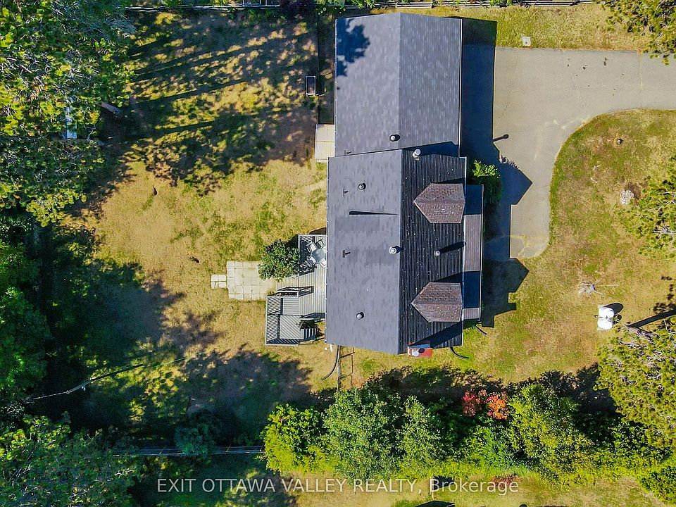 1st image of 23 Sprucedale Ave