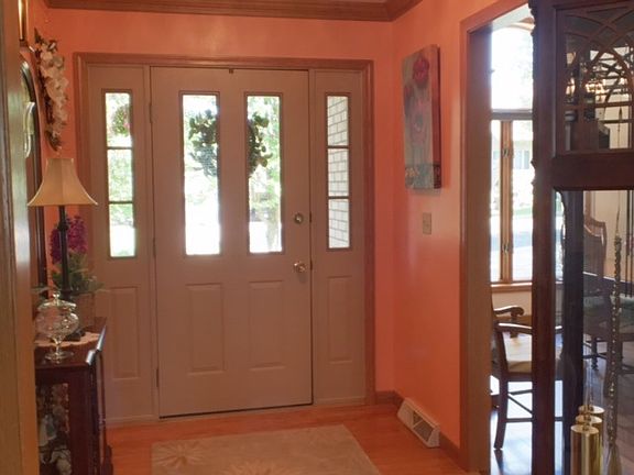 3rd image of 3819 Crystal Dr